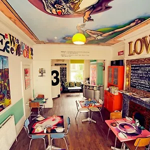 snooze-brighton-and-hove.brighton-hotels-england.com/